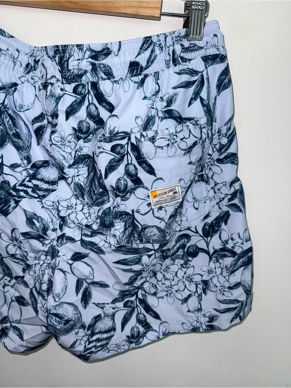 American Eagle Men’s 5” Flex Swim trunk medium